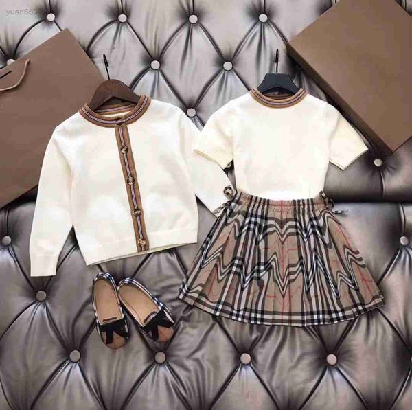 luxury designer baby tracksuits autumn girls dresses sets size 90-160 cm 3pcs knitted short sleeved and long sleeved cardigan and skirt, White
luxury designer baby tracksuits autumn girls dresses sets size 90-160 cm 3pcs knitted short sleeved and long sleeved cardigan and skirt, White