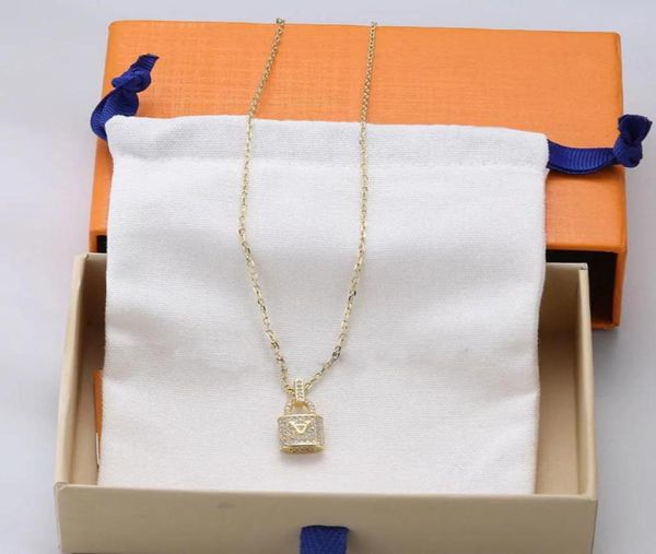 luxurys lock desingers couple necklace female winter necklaces full diamond gold light niche highend titanium steel versatesign d7982701, Silver
luxurys lock desingers couple necklace female winter necklaces full diamond gold light niche highend titanium steel versatesign d7982701, Silver