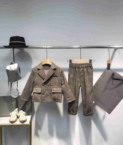 luxury kids designer clothes child formal suit size 100-150 cm 2pcs double breasted large lapel suit and elastic waist pants, White
luxury kids designer clothes child formal suit size 100-150 cm 2pcs double breasted large lapel suit and elastic waist pants, White