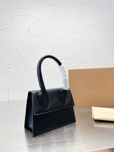 luxury designer's foreskin bag for women 2023 new fashion handbag with crossbody bag and box
luxury designer's foreskin bag for women 2023 new fashion handbag with crossbody bag and box