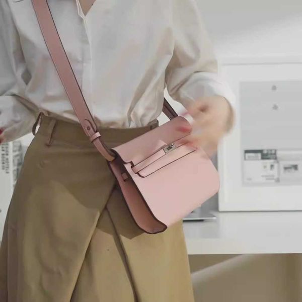 designer bags women 2023 new leather kelys bag armpit simple messenger versatile high sense hand bill of lading shoulder stick r4k4
designer bags women 2023 new leather kelys bag armpit simple messenger versatile high sense hand bill of lading shoulder stick r4k4
