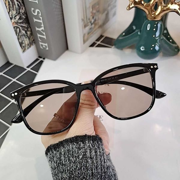 korean version of new ultra light tr90 square fashion sunglasses street pgraphy men's and women's personalized sunglasses, White;black
korean version of new ultra light tr90 square fashion sunglasses street pgraphy men's and women's personalized sunglasses, White;black