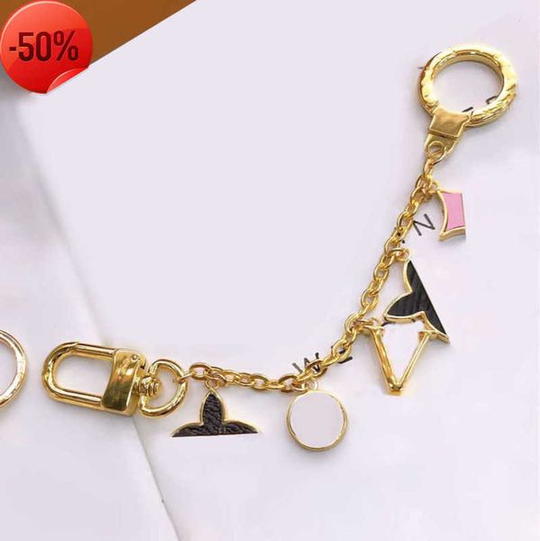 lanyards 2023 luxury designers keychains letters diamonds keychain brand car key chain women buckle jewelry keyring bags pendant gift 778ess, Silver
lanyards 2023 luxury designers keychains letters diamonds keychain brand car key chain women buckle jewelry keyring bags pendant gift 778ess, Silver