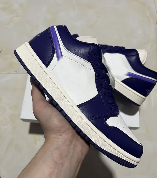 2023 new basketball shoes low 1 sky j purple 1s designer mens women sneakers eur 36-46, Red;white
2023 new basketball shoes low 1 sky j purple 1s designer mens women sneakers eur 36-46, Red;white
