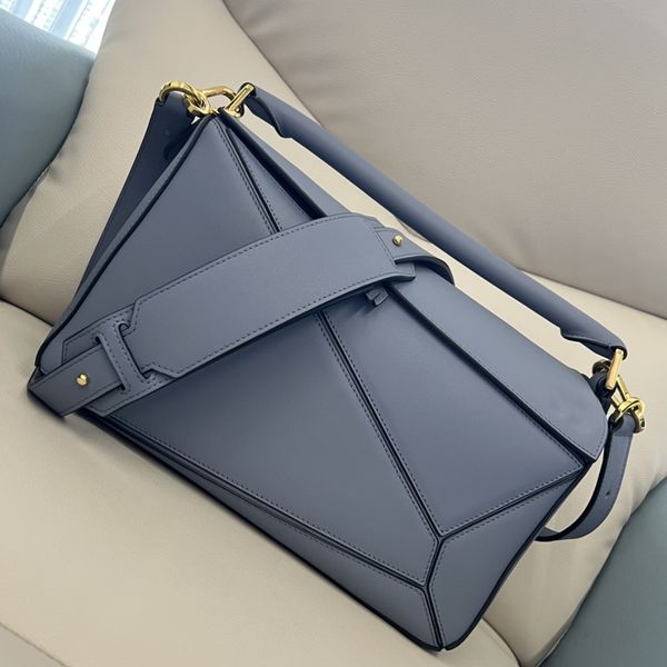 loeve geometric handcraft stitching crossbody bags large capacity lady handbags lychee pattern plain weave messenger bag luxurys men travel
loeve geometric handcraft stitching crossbody bags large capacity lady handbags lychee pattern plain weave messenger bag luxurys men travel