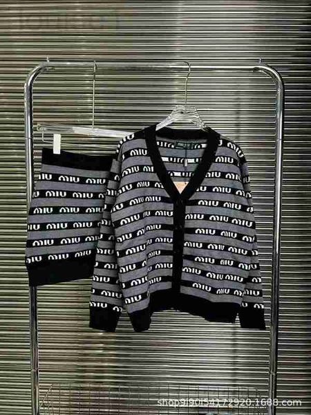 women's two piece pants designer 23 pre autumn new colorblock stripe letter cardigan set, fashionable, versatile, casual, loose, and sl, White
women's two piece pants designer 23 pre autumn new colorblock stripe letter cardigan set, fashionable, versatile, casual, loose, and sl, White