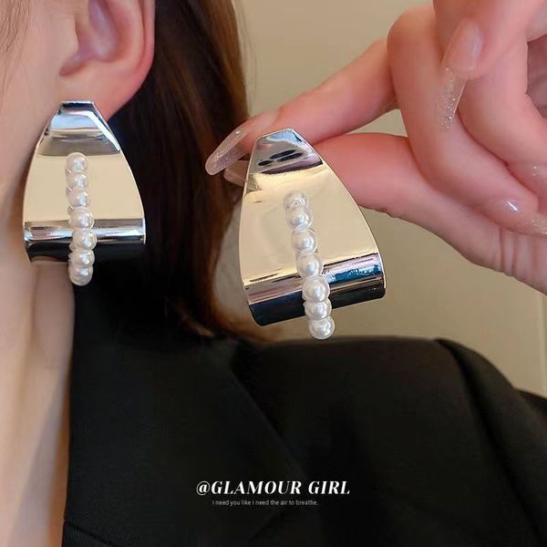 pearl retro fashion personality designer gold sliver big earring good hard niche design smooth golden egg oval ball for women girls gifts pa
pearl retro fashion personality designer gold sliver big earring good hard niche design smooth golden egg oval ball for women girls gifts pa