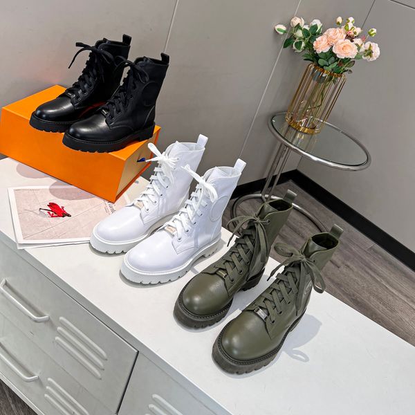 l fall winter high-end custom catwalk flat boots are soft calf leather exquisite craftsmanship comfortable warm winter size 35-42 with box d, Black
l fall winter high-end custom catwalk flat boots are soft calf leather exquisite craftsmanship comfortable warm winter size 35-42 with box d, Black