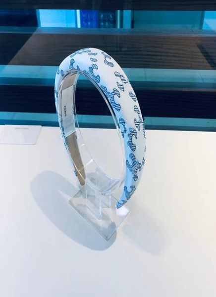 fashion brand line letter headband women classic chc hairband with stamp hair accessories7704895, Silver
fashion brand line letter headband women classic chc hairband with stamp hair accessories7704895, Silver