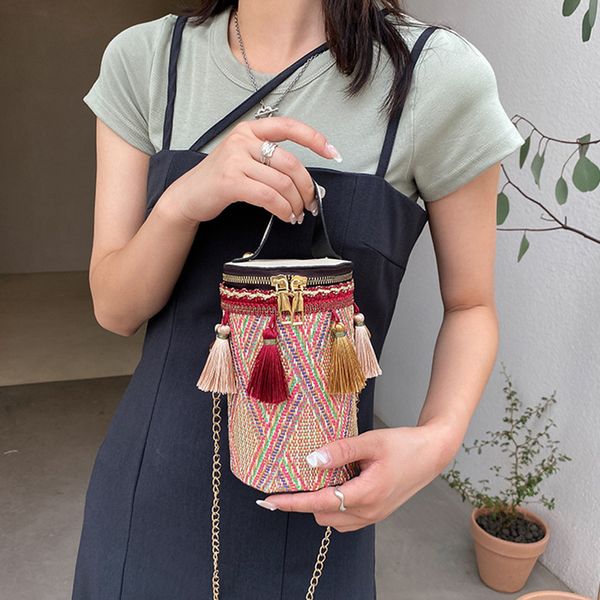 waist bag barrel shaped bag with adjustable strap pu leather shoulder tassels chain bands mini zipper crossbody handbag 230812
waist bag barrel shaped bag with adjustable strap pu leather shoulder tassels chain bands mini zipper crossbody handbag 230812