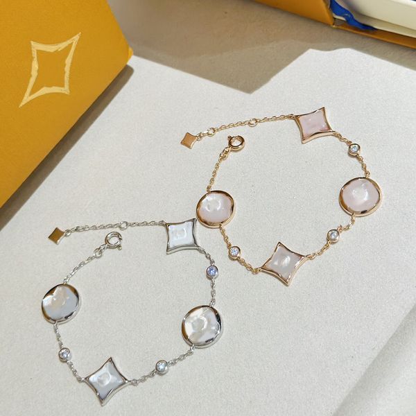 chain bracelets designers jewellery luxury bangle clover letter v bangles for mens fashion womens cjewelers original packaging, Golden;silver
chain bracelets designers jewellery luxury bangle clover letter v bangles for mens fashion womens cjewelers original packaging, Golden;silver