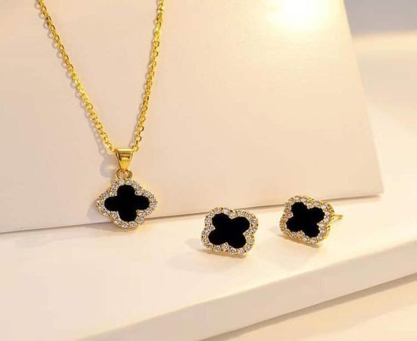 luxury clover designer pendant necklaces for women 18k gold stainless steel 4 leaf leaves crystal classic love chains necklace jew9019604, Silver
luxury clover designer pendant necklaces for women 18k gold stainless steel 4 leaf leaves crystal classic love chains necklace jew9019604, Silver