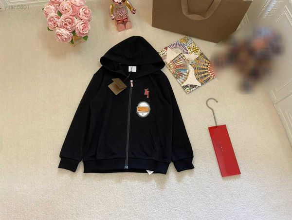 luxury designer kids zipper coats child hooded jacket size 90-150 cm fashion long sleeved chest logo sticker baby outwear, Blue;gray
luxury designer kids zipper coats child hooded jacket size 90-150 cm fashion long sleeved chest logo sticker baby outwear, Blue;gray