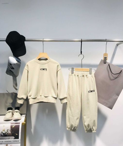 luxury designer baby autumn sets kids tracksuits size 100-150 cm 2pcs embroidered logo solid round neck long sleeved sweater and pants, White
luxury designer baby autumn sets kids tracksuits size 100-150 cm 2pcs embroidered logo solid round neck long sleeved sweater and pants, White