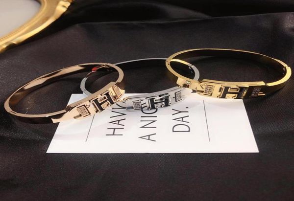 bracelets women bangle luxury designer typical letter jewelry crystal 18k gold plated 925 silver plated stainless steel lovers gif2599277, Black
bracelets women bangle luxury designer typical letter jewelry crystal 18k gold plated 925 silver plated stainless steel lovers gif2599277, Black