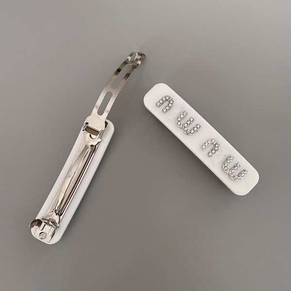 luxury leopard print miu letter side hairpin hairpin edge clip fashion pearl front bang clip fashion, Silver
luxury leopard print miu letter side hairpin hairpin edge clip fashion pearl front bang clip fashion, Silver