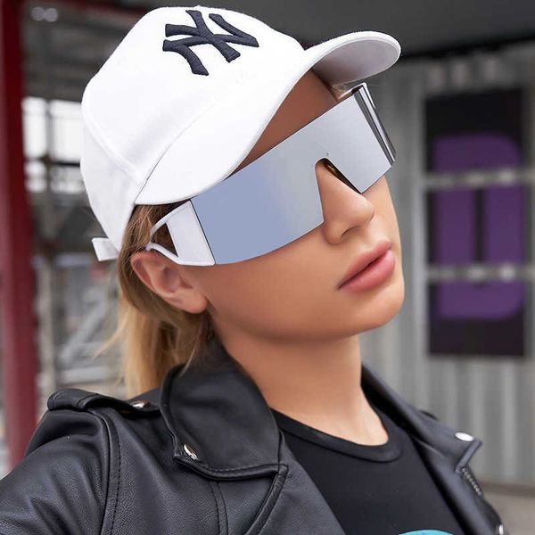 2022 new all-in-one fashion surround large frame sunglasses women's outdoor cycling sports glasses, White;black
2022 new all-in-one fashion surround large frame sunglasses women's outdoor cycling sports glasses, White;black