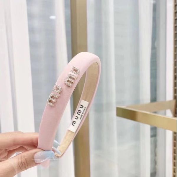 luxury designer miu letter rhinestone hair band versatile ins style high head hair clip japanese and korean simple hair accessories hair ban, Silver
luxury designer miu letter rhinestone hair band versatile ins style high head hair clip japanese and korean simple hair accessories hair ban, Silver