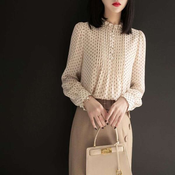 a rich ladys dress western style shirt for women chiffon long sleeved and base, White
a rich ladys dress western style shirt for women chiffon long sleeved and base, White