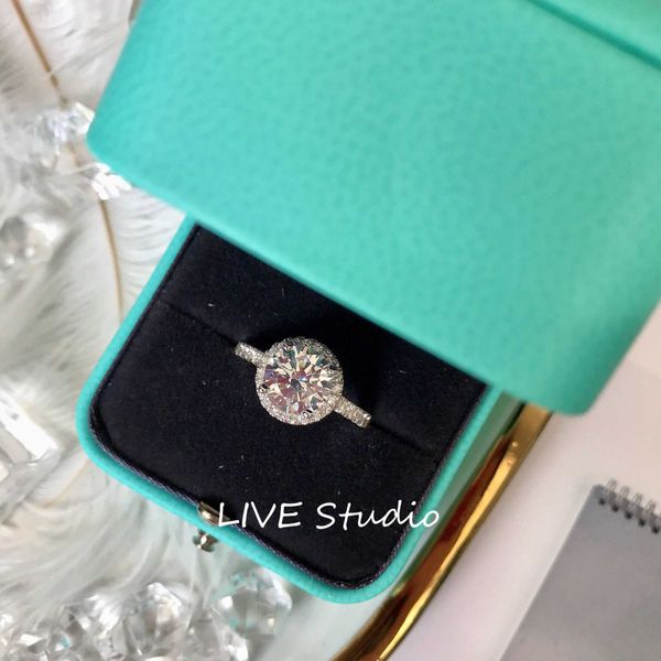 super simulation tiffay soleste round bright cut diamond ring dove egg big engagement, Golden;silver
super simulation tiffay soleste round bright cut diamond ring dove egg big engagement, Golden;silver