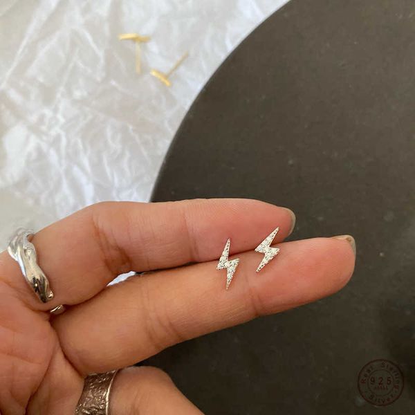 925 sterling silver simple fashion pav crystal lightning stud earrings women exquisite student girlfriend jewelry accessories
925 sterling silver simple fashion pav crystal lightning stud earrings women exquisite student girlfriend jewelry accessories