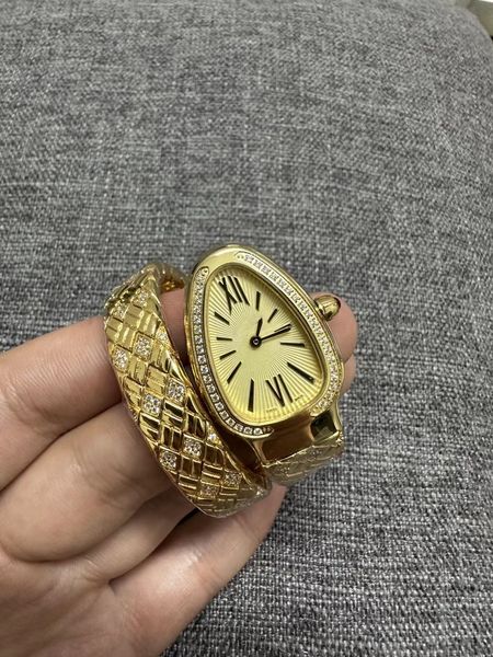 latest fashion diamond all gold women's watch classic matching snake shadow watch stainless steel sapphire crown two pin designer watch, Slivery;brown
latest fashion diamond all gold women's watch classic matching snake shadow watch stainless steel sapphire crown two pin designer watch, Slivery;brown