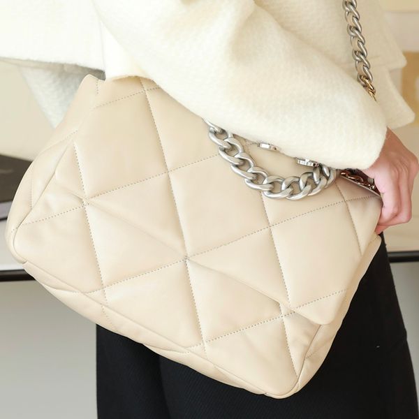 10a luxury goods shoulder bag designer bags 30cm woman sheepskin crossbody bags fashion high-end chain bagss lady purse with box c118
10a luxury goods shoulder bag designer bags 30cm woman sheepskin crossbody bags fashion high-end chain bagss lady purse with box c118