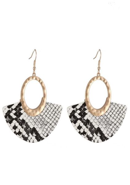 trendy new skin leather fan fringe statement earrings women hammered gold metal round leopard leather semi circle dangle earrings2453584, Silver
trendy new skin leather fan fringe statement earrings women hammered gold metal round leopard leather semi circle dangle earrings2453584, Silver