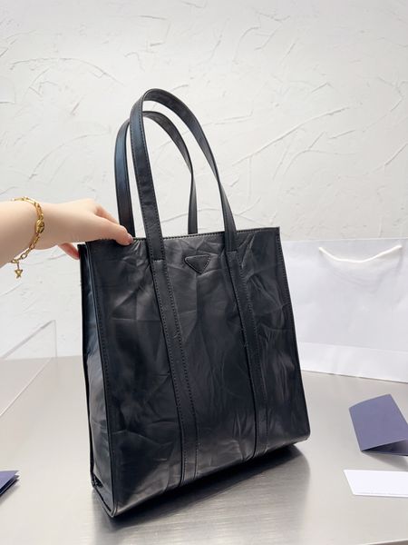 the tote bag designer bags black practical large classic capacity coin purse totes crossbody casual square backpack women shoulder handbag
the tote bag designer bags black practical large classic capacity coin purse totes crossbody casual square backpack women shoulder handbag