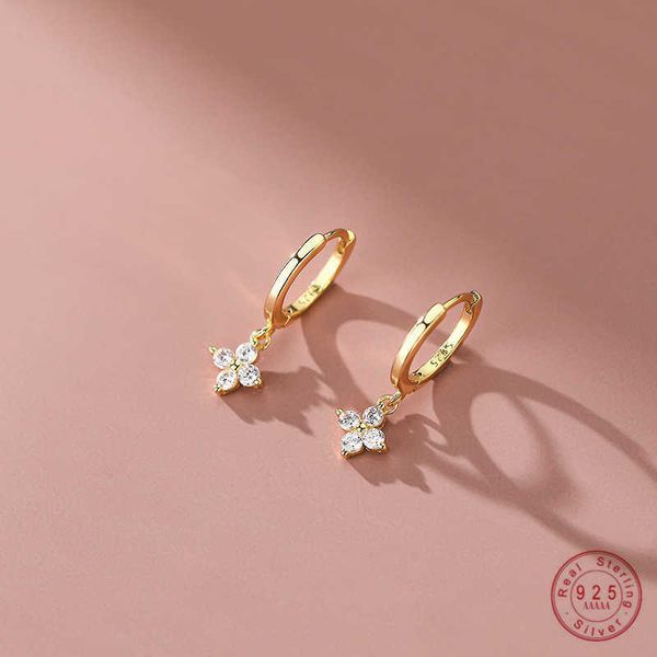 925 sterling silver floral sweet earrings temperament simple inlaid zircon for women wedding jewelry accessories
925 sterling silver floral sweet earrings temperament simple inlaid zircon for women wedding jewelry accessories