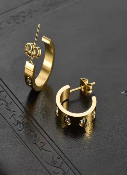 woman love earrings high polished luxury designer hoop huggie earring fashion letter jewelry hip hop studs women 316l stainless st8085331, Golden;silver
woman love earrings high polished luxury designer hoop huggie earring fashion letter jewelry hip hop studs women 316l stainless st8085331, Golden;silver