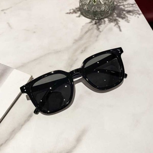sunglasses year's new style square simple thick frame tan yellow semi transparent men's and women's fashion matching myopia, White;black
sunglasses year's new style square simple thick frame tan yellow semi transparent men's and women's fashion matching myopia, White;black