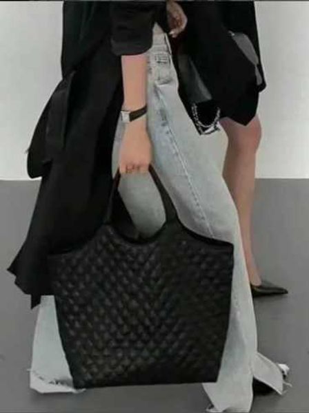 5a shoulder bags women leather oversized handbag luxury designer large capacity soft totes ladies travel purses shopper bag 221122
5a shoulder bags women leather oversized handbag luxury designer large capacity soft totes ladies travel purses shopper bag 221122