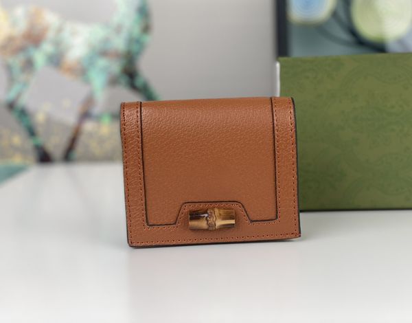 fashion women designer wallets luxury bamboo coin purse famous stylist short card holder high-quality double letters mark woman clutch bags, Red;black
fashion women designer wallets luxury bamboo coin purse famous stylist short card holder high-quality double letters mark woman clutch bags, Red;black