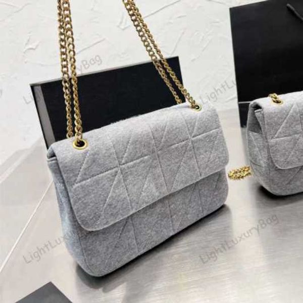 5a light luxury shoulder tofu bag designer leisure wallet chain crossbody practical handbag for women classic famous brand shopping purse220
5a light luxury shoulder tofu bag designer leisure wallet chain crossbody practical handbag for women classic famous brand shopping purse220
