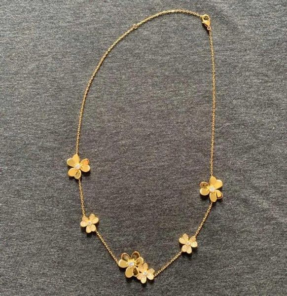 brand pure 925 sterling silver jewelry for women gold color neckalce flower pendant luck clover sakura wedding party necklace3832653
brand pure 925 sterling silver jewelry for women gold color neckalce flower pendant luck clover sakura wedding party necklace3832653