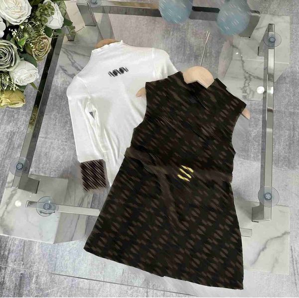 new designer tracksuits fashion girl autumn set size 100-150 cm 2pcs long sleeved base shirt and letter full print lapel sleeveless dress, White
new designer tracksuits fashion girl autumn set size 100-150 cm 2pcs long sleeved base shirt and letter full print lapel sleeveless dress, White