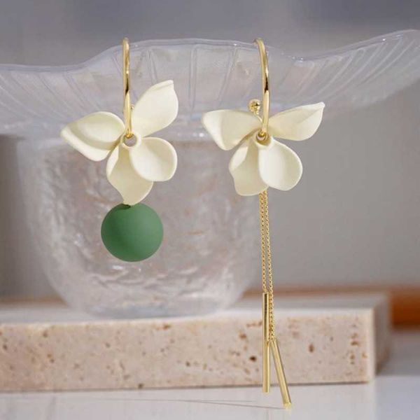 french romantic flower petals asymmetric earrings gold color tassel long earring for women female elegant fashion jewelry gifts, Silver
french romantic flower petals asymmetric earrings gold color tassel long earring for women female elegant fashion jewelry gifts, Silver
