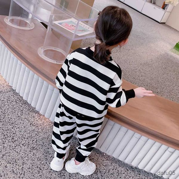 clothing sets girls clothes striped pattern girls clothing spring autumn girl outfit casual style kids tracksuit r230812, White
clothing sets girls clothes striped pattern girls clothing spring autumn girl outfit casual style kids tracksuit r230812, White
