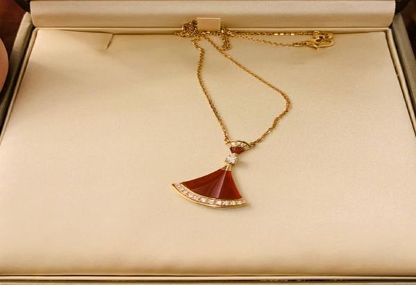 luxury designer necklace classic fashion choker elegance fanshaped jewelry necklace pendant highend gift box packaging6023760, Silver
luxury designer necklace classic fashion choker elegance fanshaped jewelry necklace pendant highend gift box packaging6023760, Silver