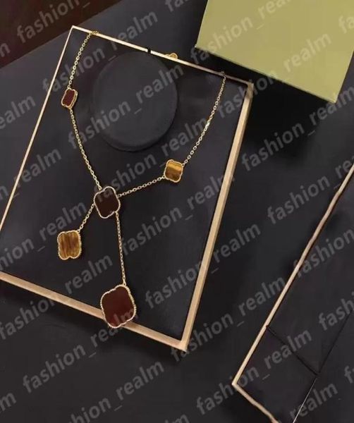 925 silver luxury designer necklace clover bracelet charm elegant classic fashion 18k agate shell holiday wedding couple jewelry g7404579
925 silver luxury designer necklace clover bracelet charm elegant classic fashion 18k agate shell holiday wedding couple jewelry g7404579