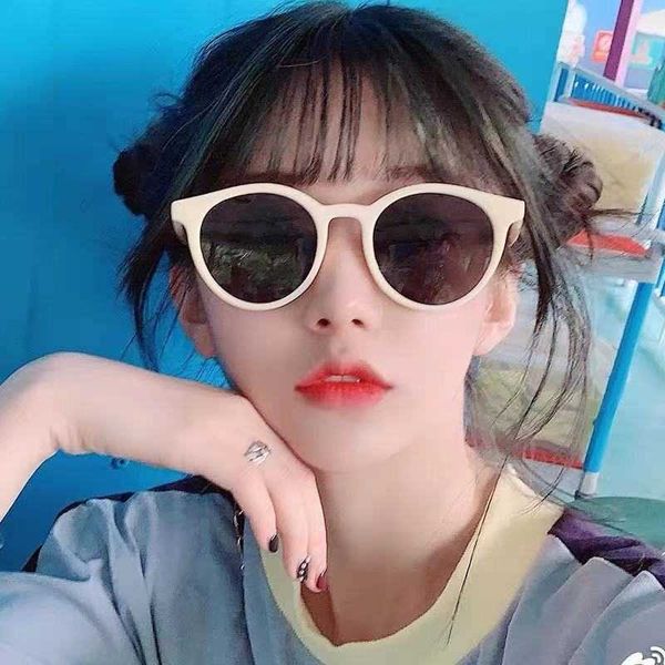 liu yifei xu hongdou same travel beige as the female trendy korean version with small round face polarized sunglasses, White;black
liu yifei xu hongdou same travel beige as the female trendy korean version with small round face polarized sunglasses, White;black