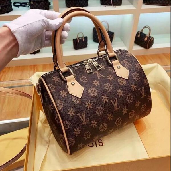 2023 casual fashion travel bag print flower women handbags sale high capacity bags cartoon brown pillow shoulder bags louiseitys viutonitys
2023 casual fashion travel bag print flower women handbags sale high capacity bags cartoon brown pillow shoulder bags louiseitys viutonitys