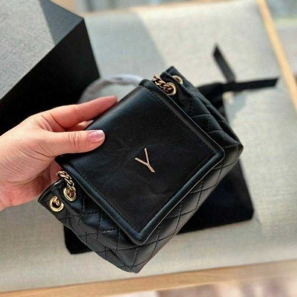 women's luxury crossbody bag designer bag leather flip tote fashion chain one-shoulder mini shopping bag
women's luxury crossbody bag designer bag leather flip tote fashion chain one-shoulder mini shopping bag