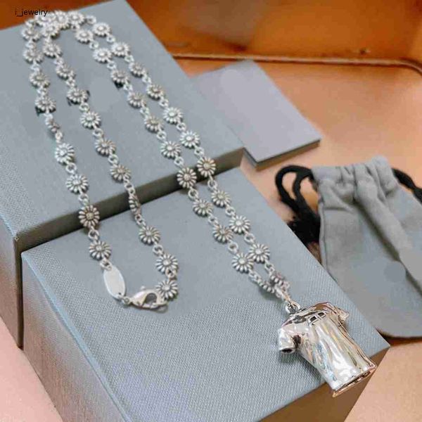 necklace for women and men fashion flower shaped chain jewelry shiny 3d t-shirt pendant necklace including brand box couple gift, Silver
necklace for women and men fashion flower shaped chain jewelry shiny 3d t-shirt pendant necklace including brand box couple gift, Silver