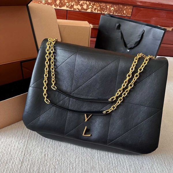 women's luxury handbag designer shoulder bag leather clamshell tote ys brand multi-functional luxury chain crossbody bag
women's luxury handbag designer shoulder bag leather clamshell tote ys brand multi-functional luxury chain crossbody bag