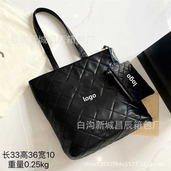 50% off designer bag 2024 early launch new fashion small fragrance style women's lingge embroidery handheld shopping mother single shou
50% off designer bag 2024 early launch new fashion small fragrance style women's lingge embroidery handheld shopping mother single shou