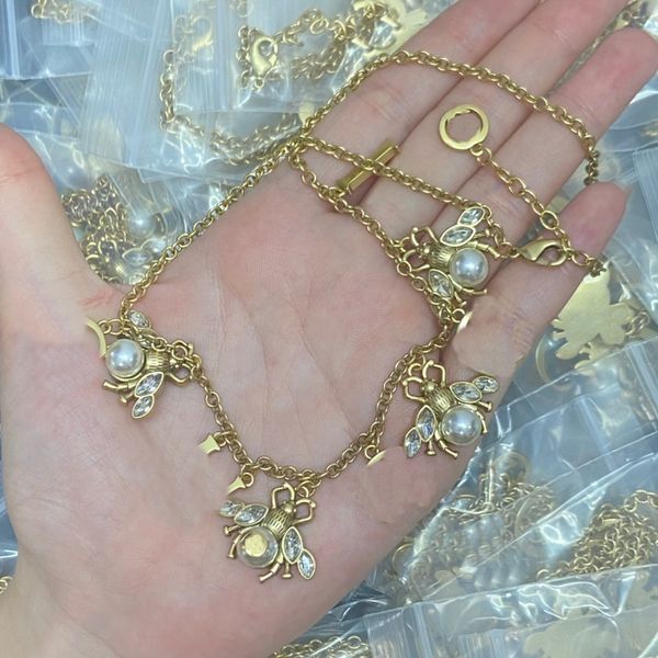 fashion bee pearl designer micro inlays crystal necklace for woman gift long chain necklaces brass jewelry birthday party gift with box cgn1, Silver
fashion bee pearl designer micro inlays crystal necklace for woman gift long chain necklaces brass jewelry birthday party gift with box cgn1, Silver
