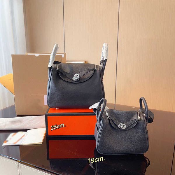 luxury luggage famous brand pillow bag full bag genuine leather cowhide ladies fashion luxury classic handbag super soft large capacity leat
luxury luggage famous brand pillow bag full bag genuine leather cowhide ladies fashion luxury classic handbag super soft large capacity leat