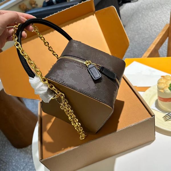 new limited edition selling designer women's luxury gold classic zero wallet calfskin handle or original hardware dust cloth
new limited edition selling designer women's luxury gold classic zero wallet calfskin handle or original hardware dust cloth